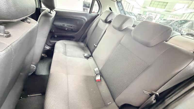 Volkswagen Gol 10l - foto 12