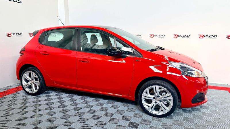 Peugeot 208 GT - foto 2
