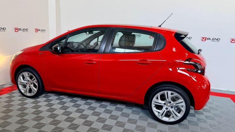 Peugeot 208 GT - foto 4