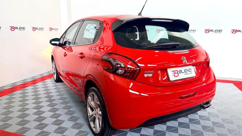 Peugeot 208 GT - foto 14