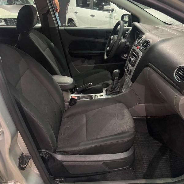 Ford Focus Sedan 1.6 1.6 Flex 8V 16V 4P Mec. - foto 13