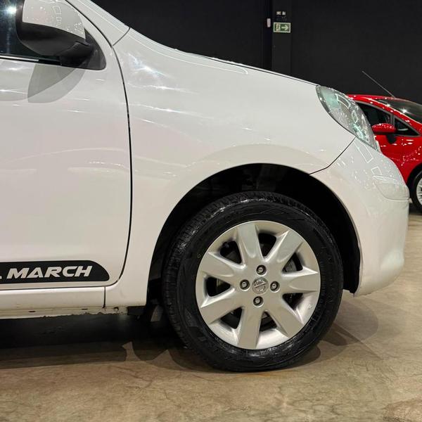 Nissan March 16sv Flex - foto 8