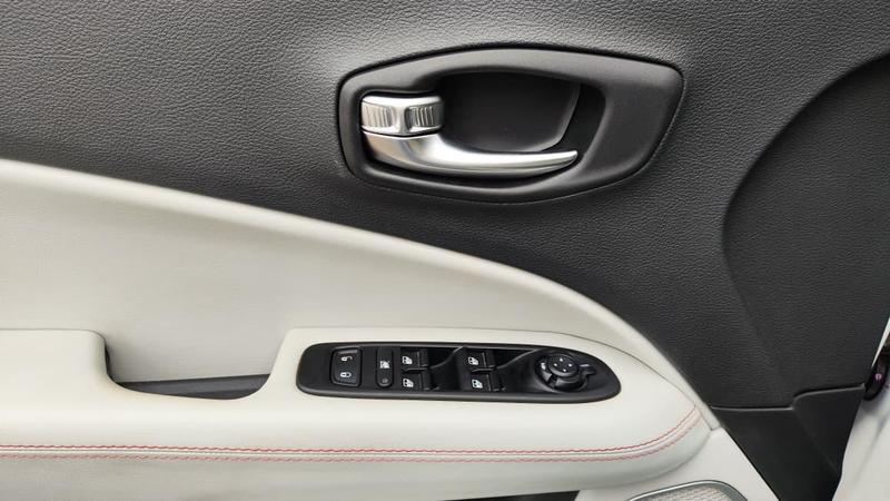 Jeep Compass Limited D - foto 6