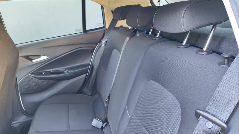 Chevrolet Onix 10tmt - foto 12