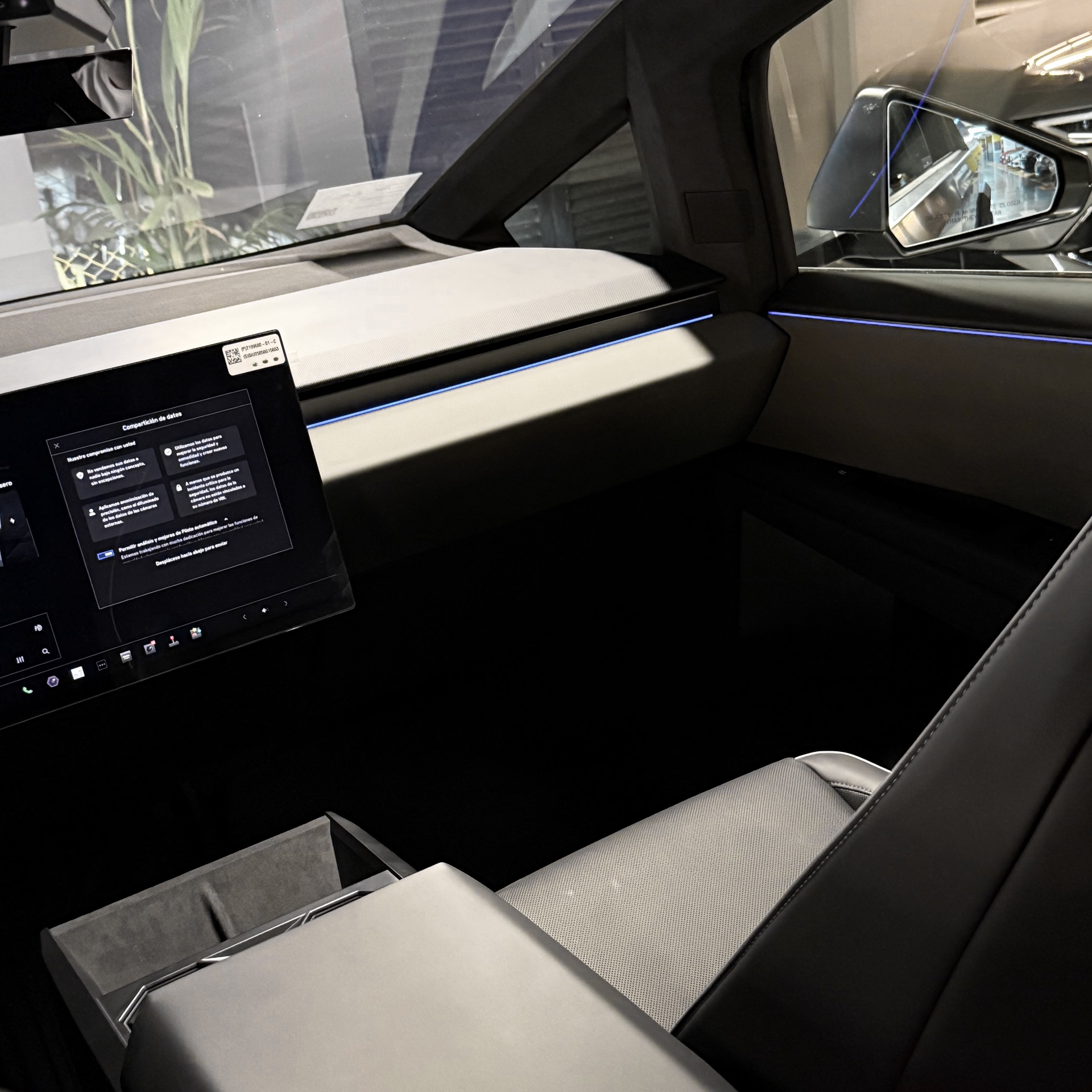 TESLA CYBERTRUCK BEAST — foto 14