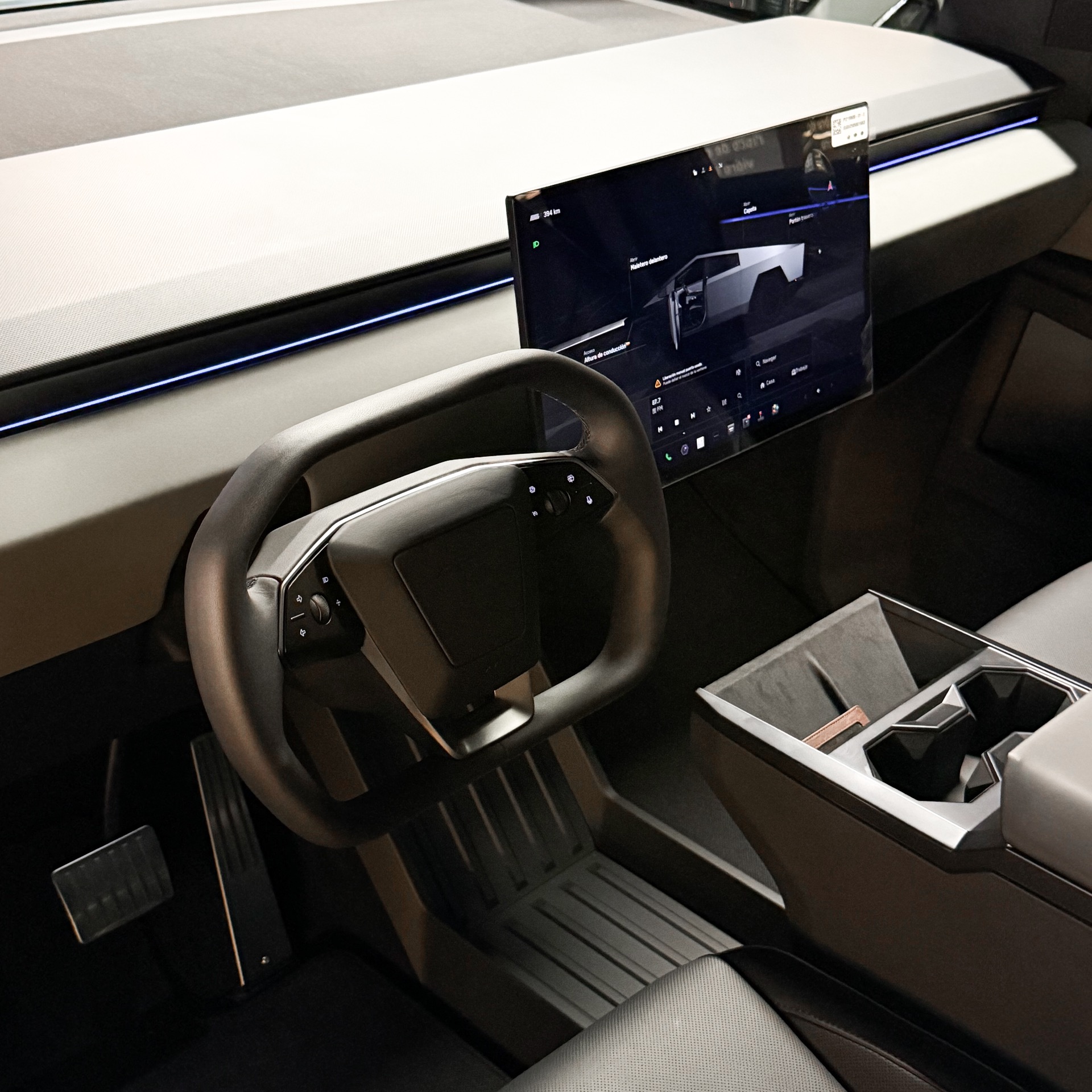 TESLA CYBERTRUCK BEAST — foto 7