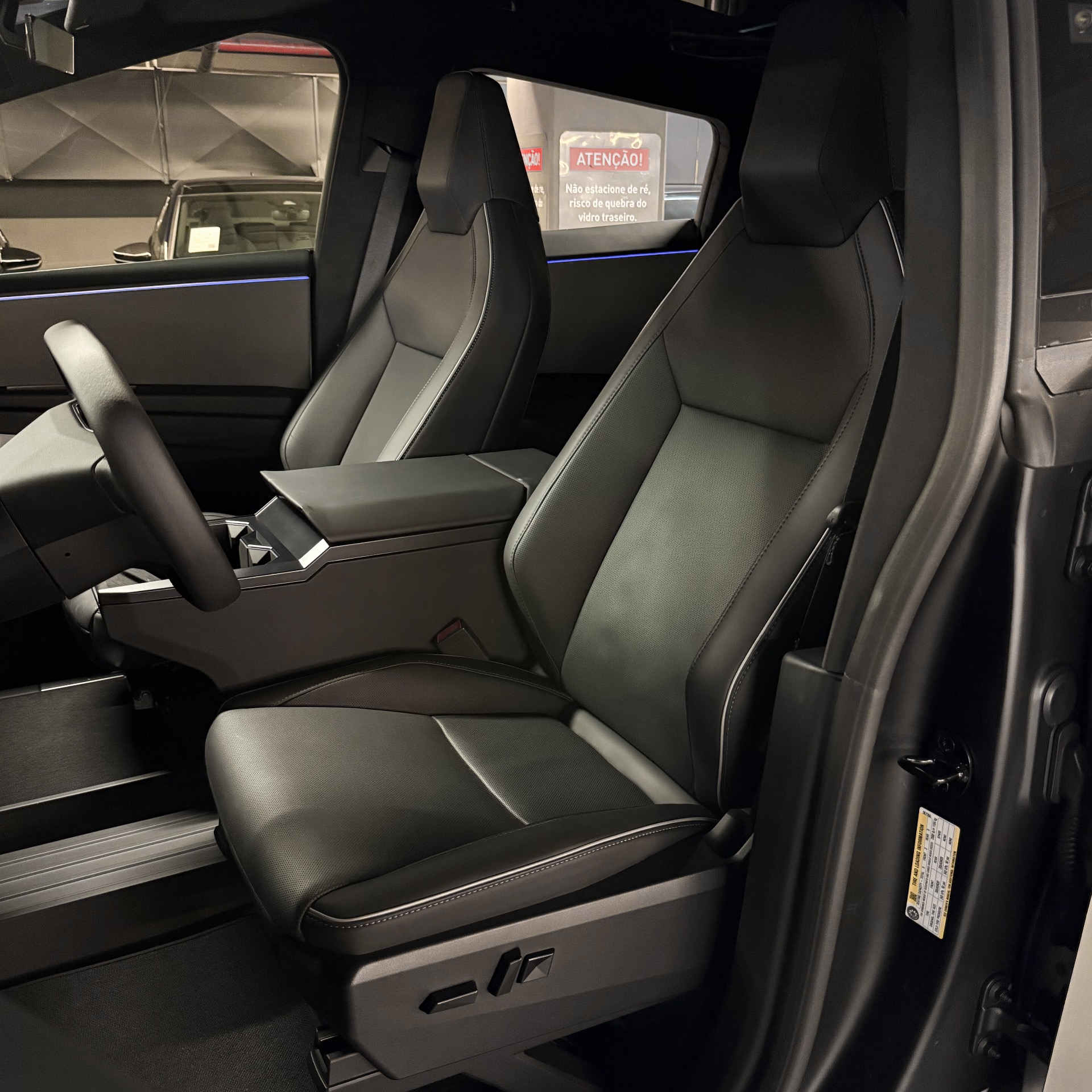 TESLA CYBERTRUCK BEAST — foto 8
