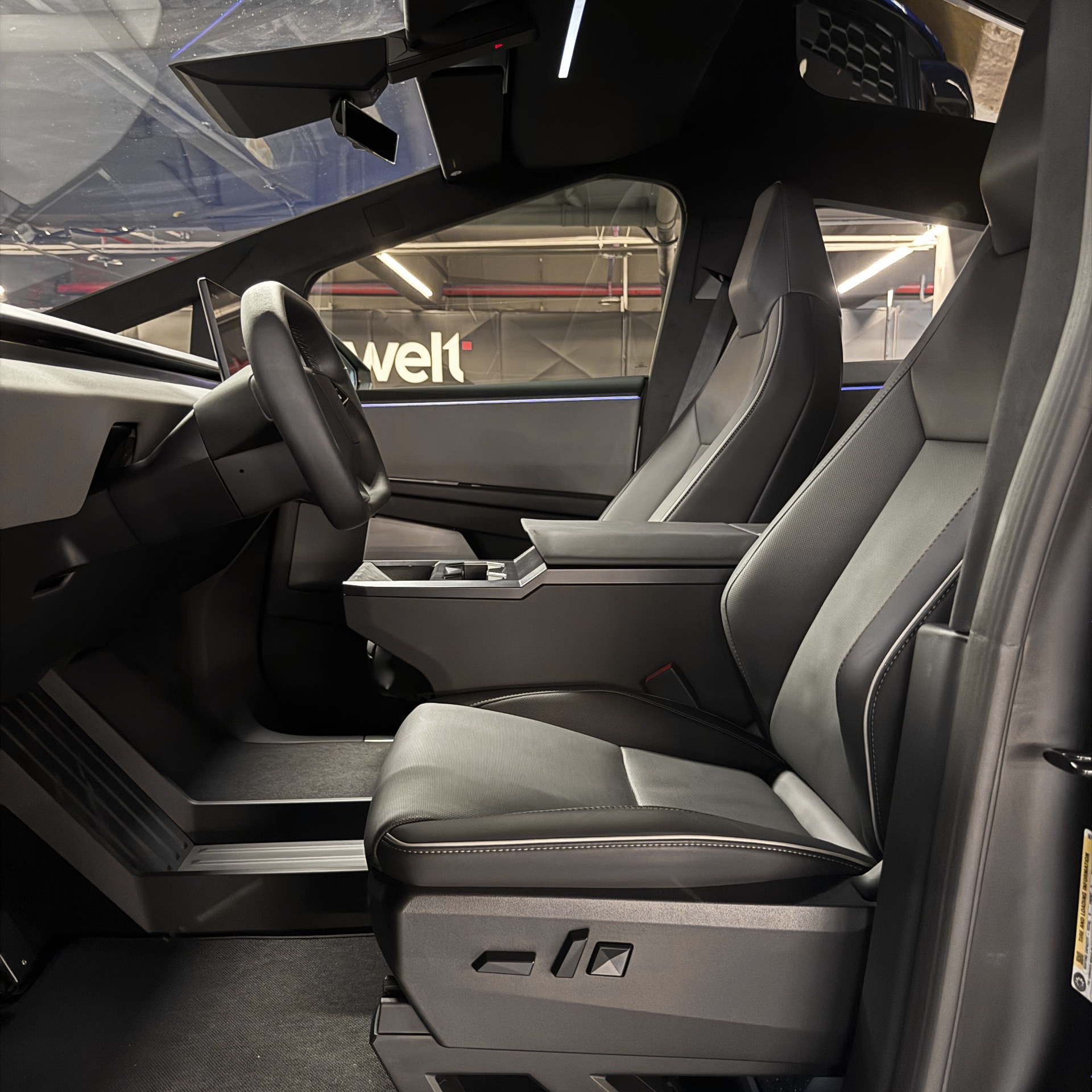 TESLA CYBERTRUCK BEAST — foto 9