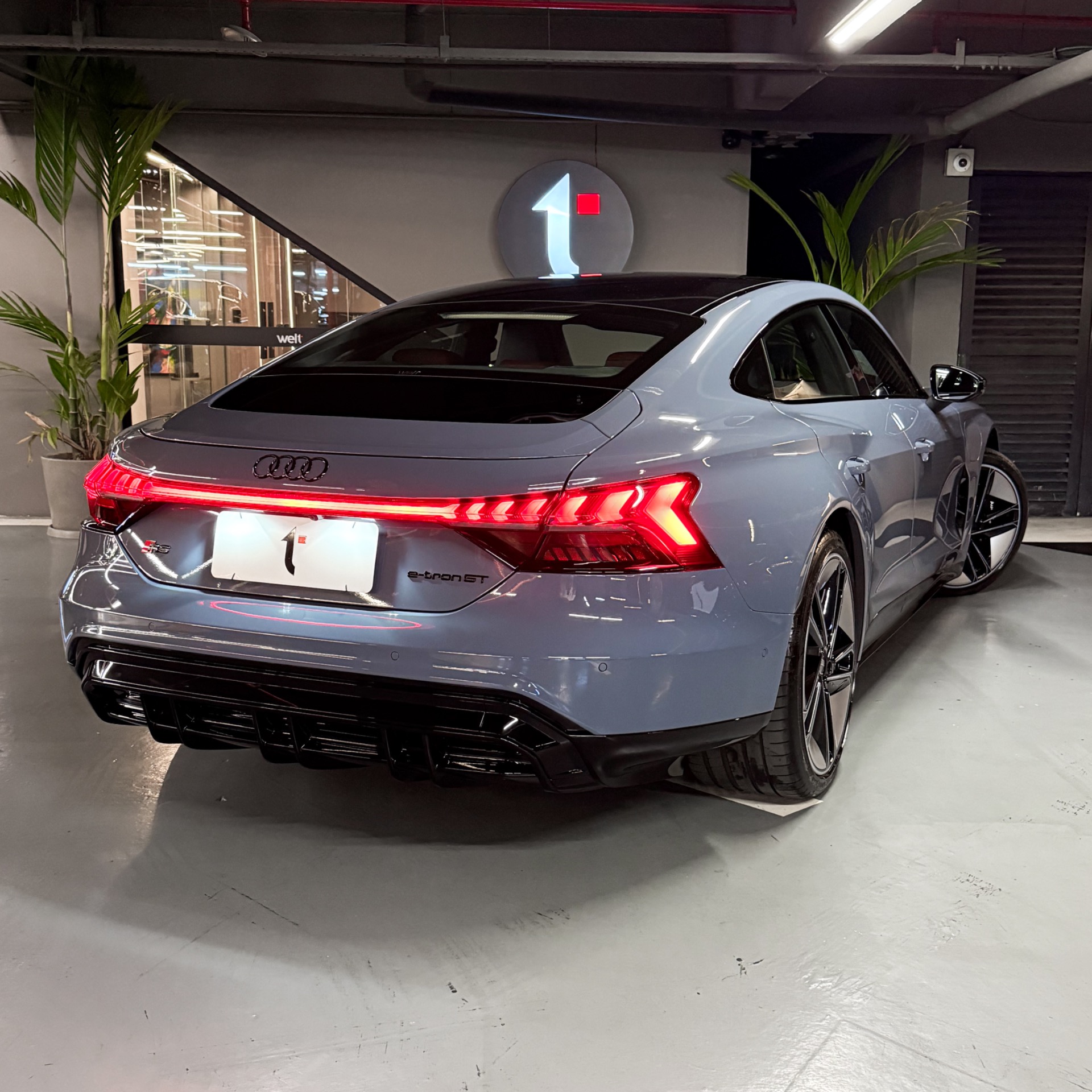 AUDI RS E TRON GT — foto 4