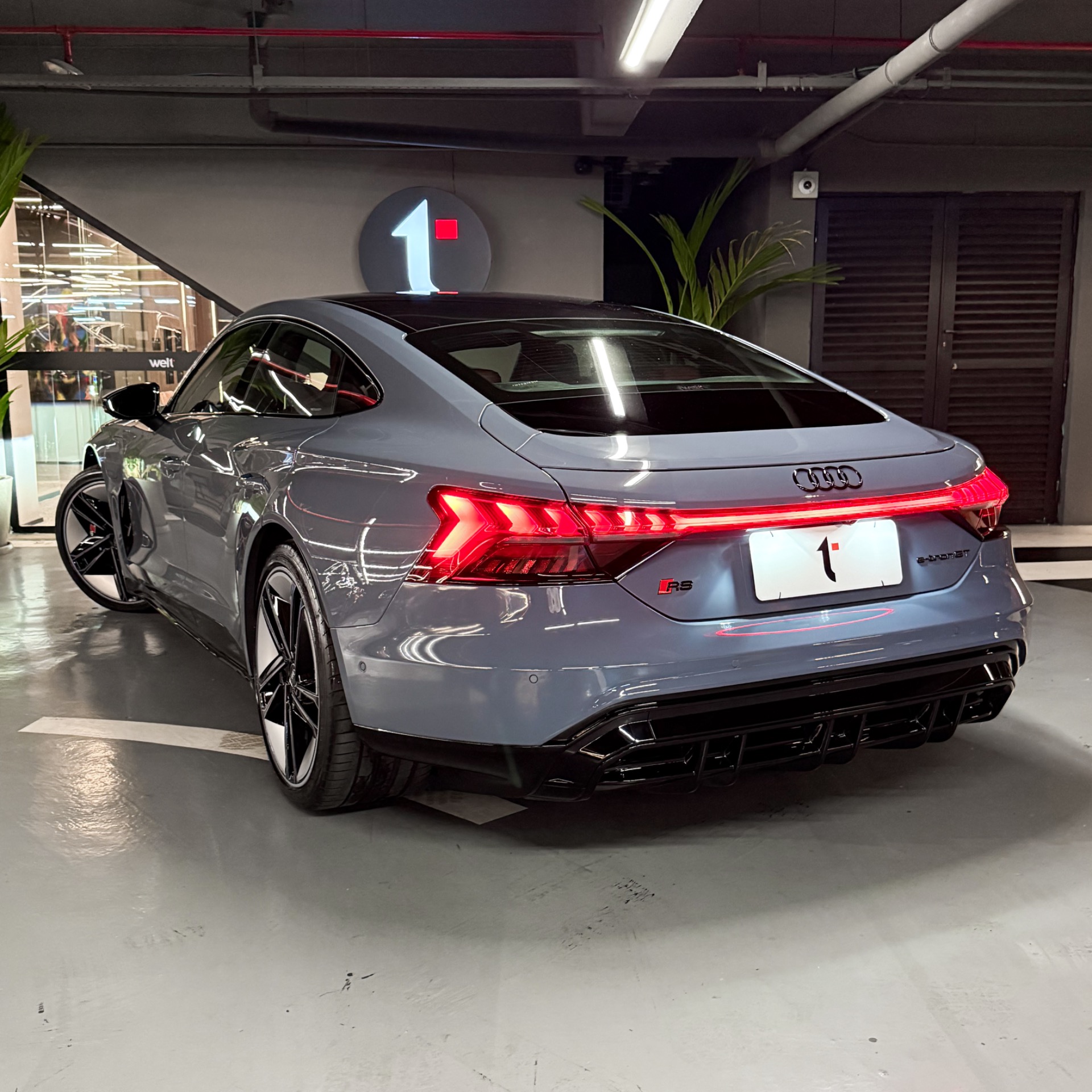 AUDI RS E TRON GT — foto 6