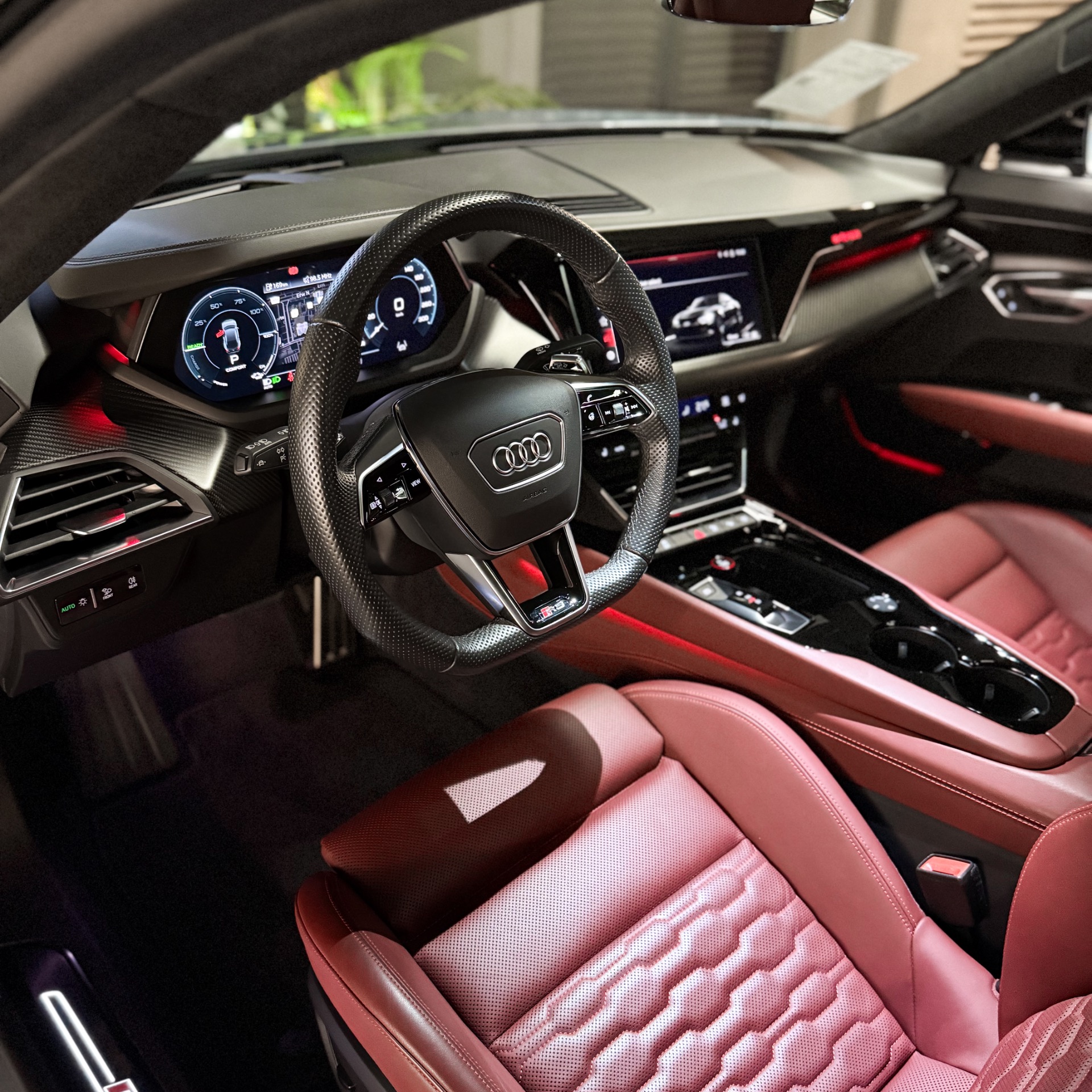 AUDI RS E TRON GT — foto 8