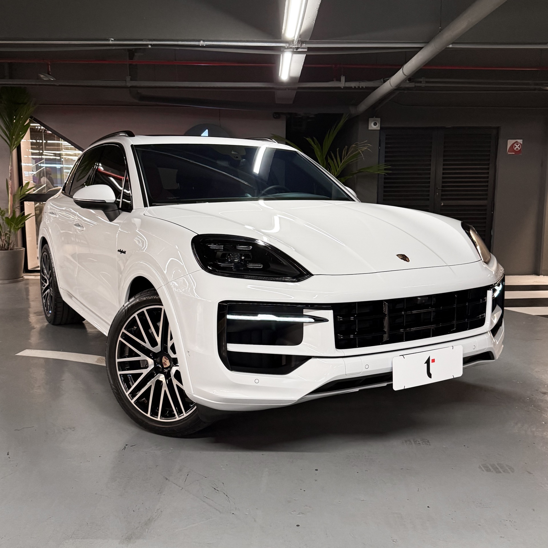 PORSCHE CAYENNE PHEV