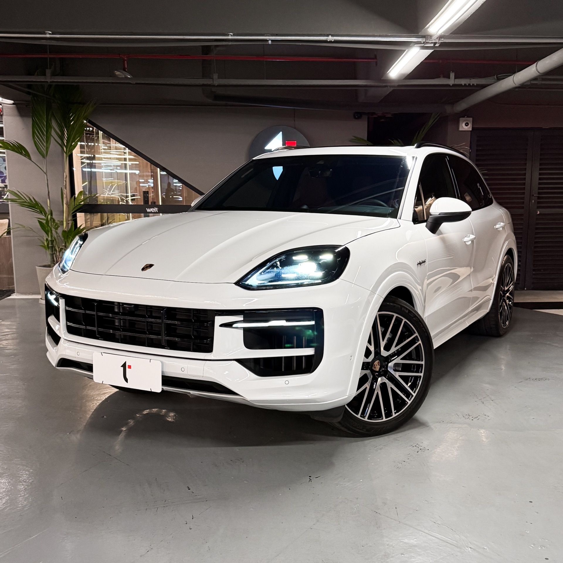 PORSCHE CAYENNE PHEV — foto 3