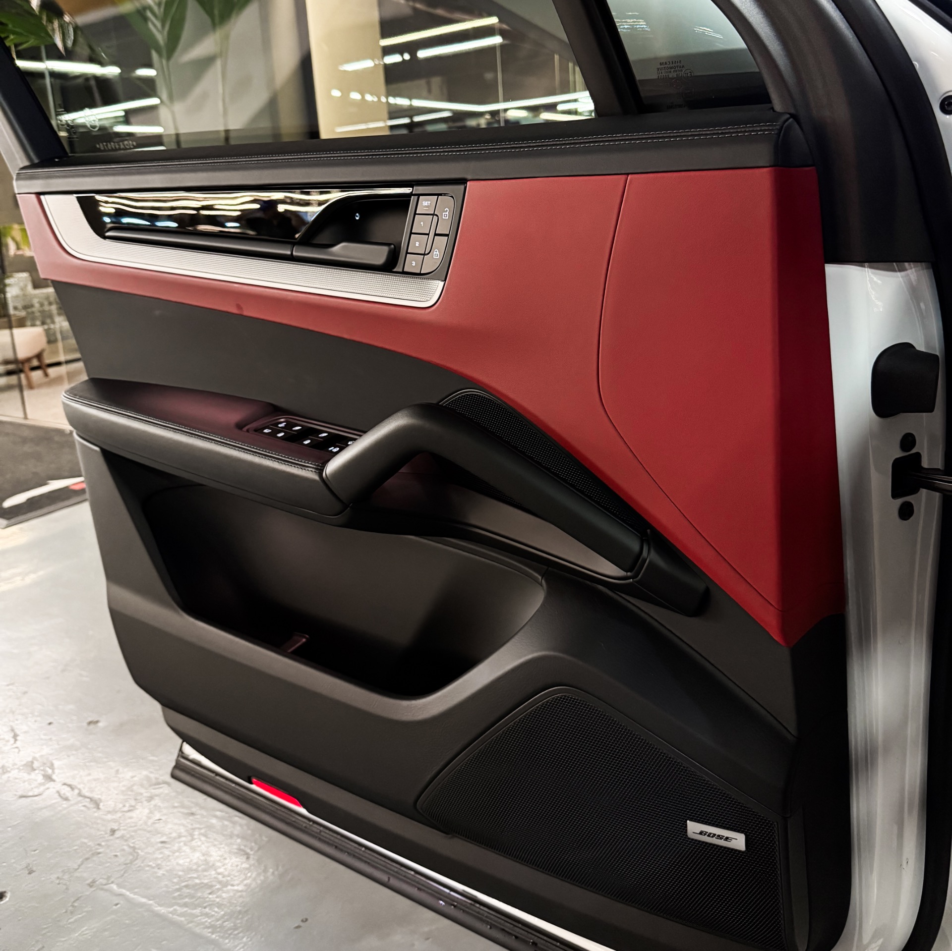 PORSCHE CAYENNE PHEV — foto 7