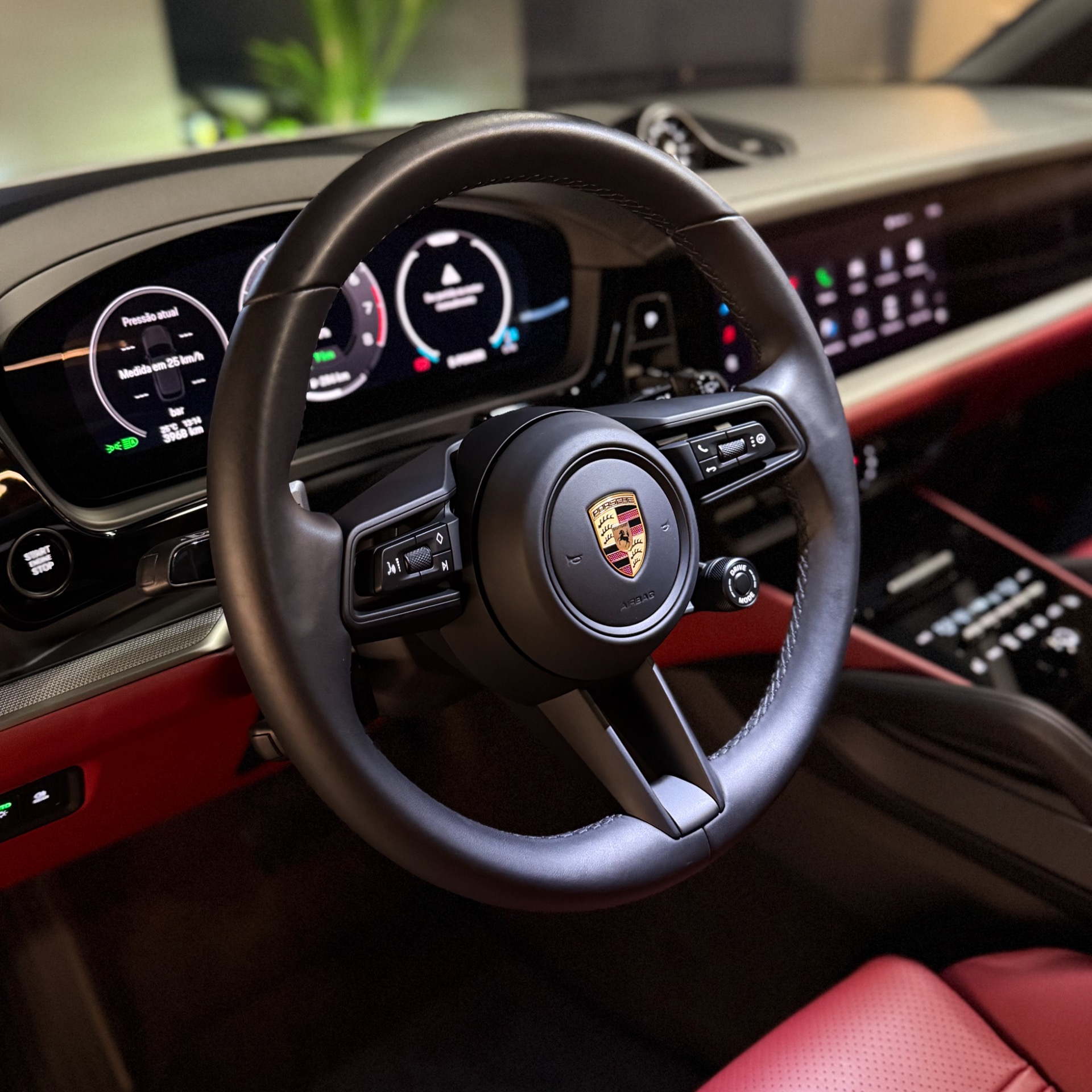 PORSCHE CAYENNE PHEV — foto 9