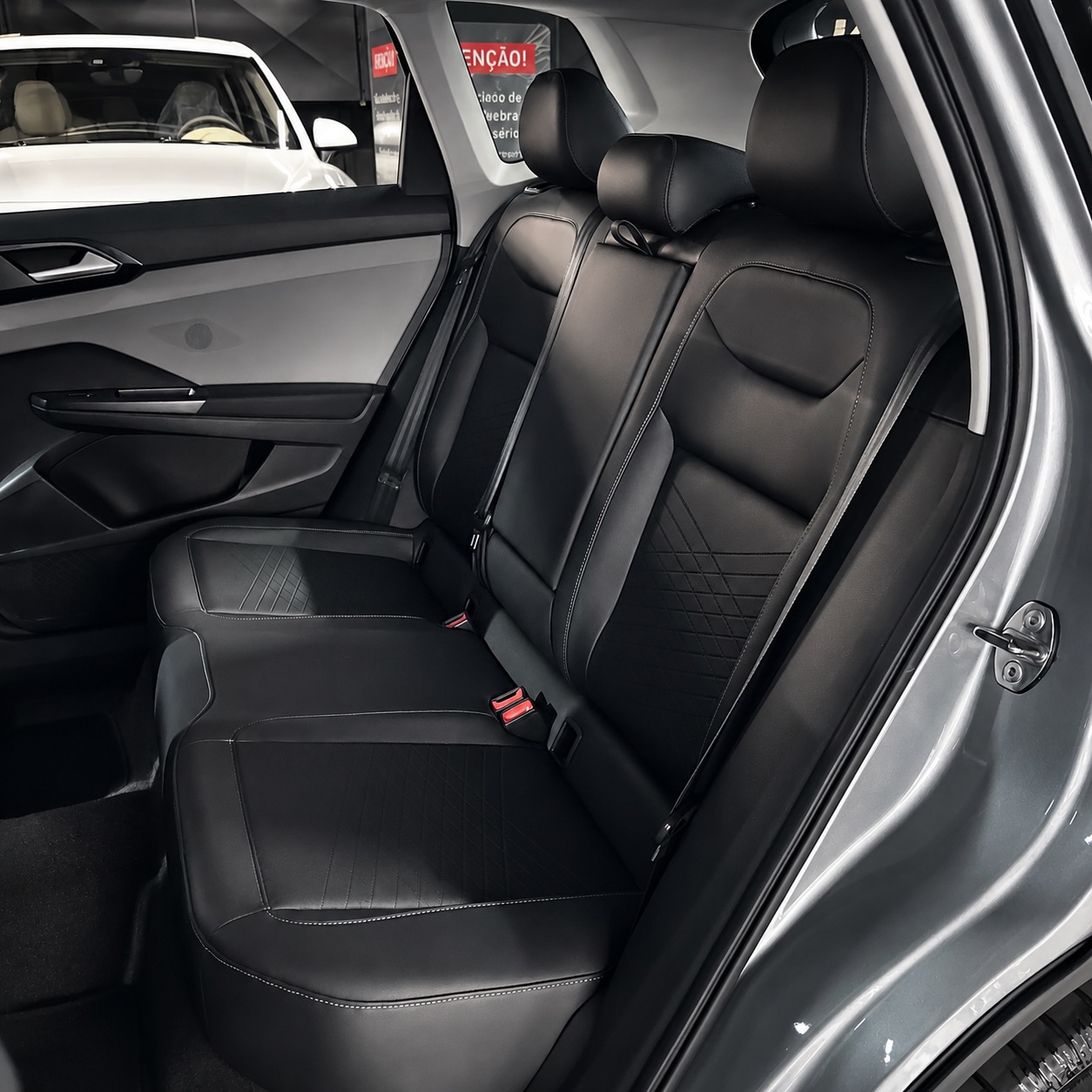 VOLKSWAGEN TAOS CL TSI — foto 4