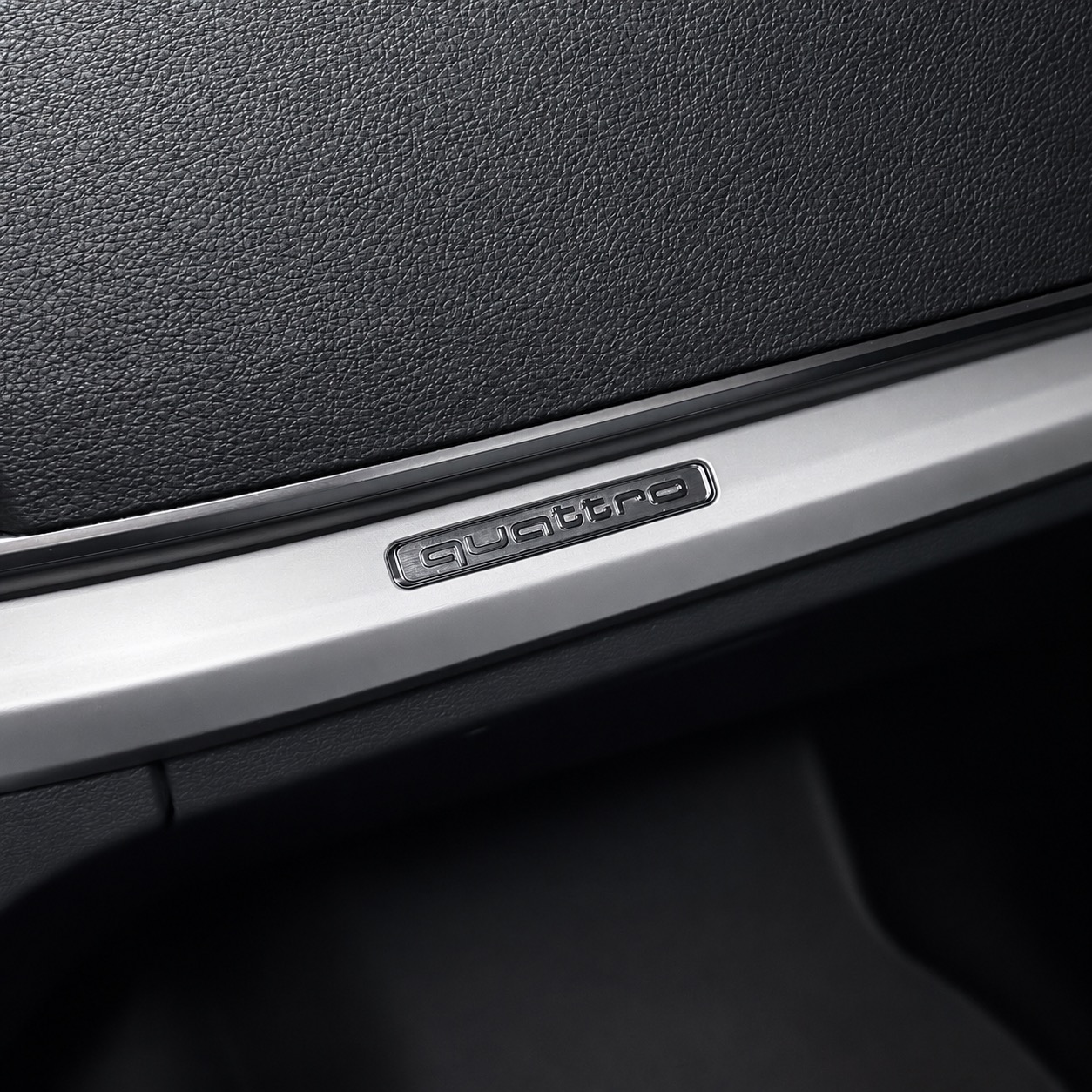 AUDI Q5 S-LINE 2.0 TFSI S TRONIC — foto 9
