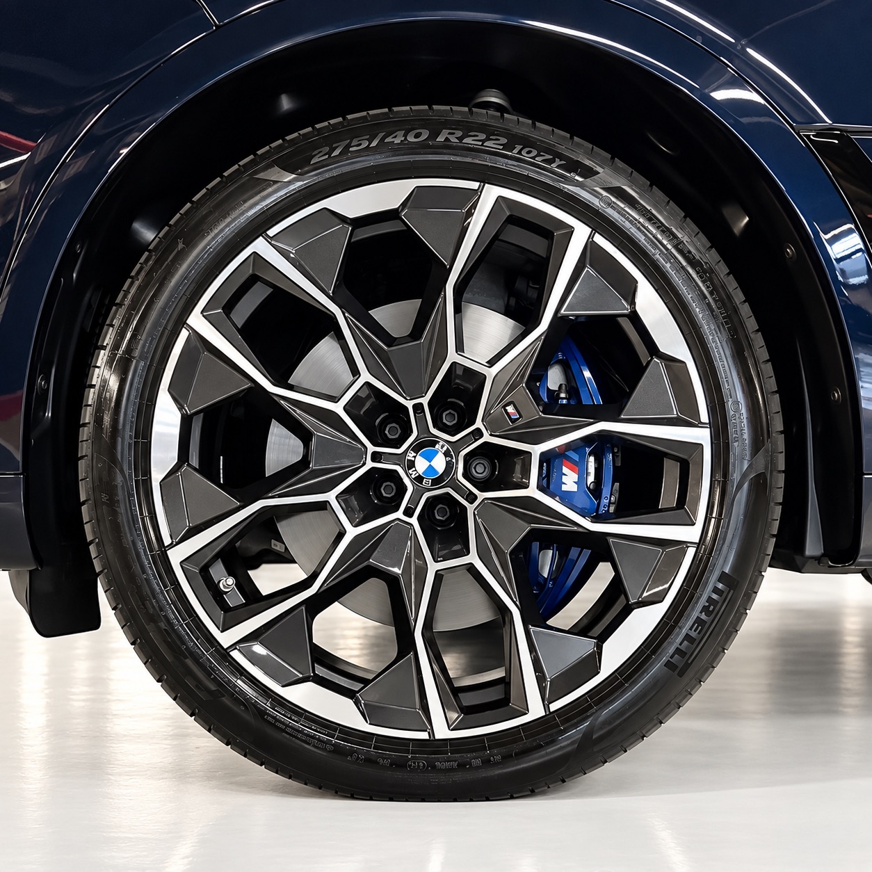 BMW X7 M60I — foto 12