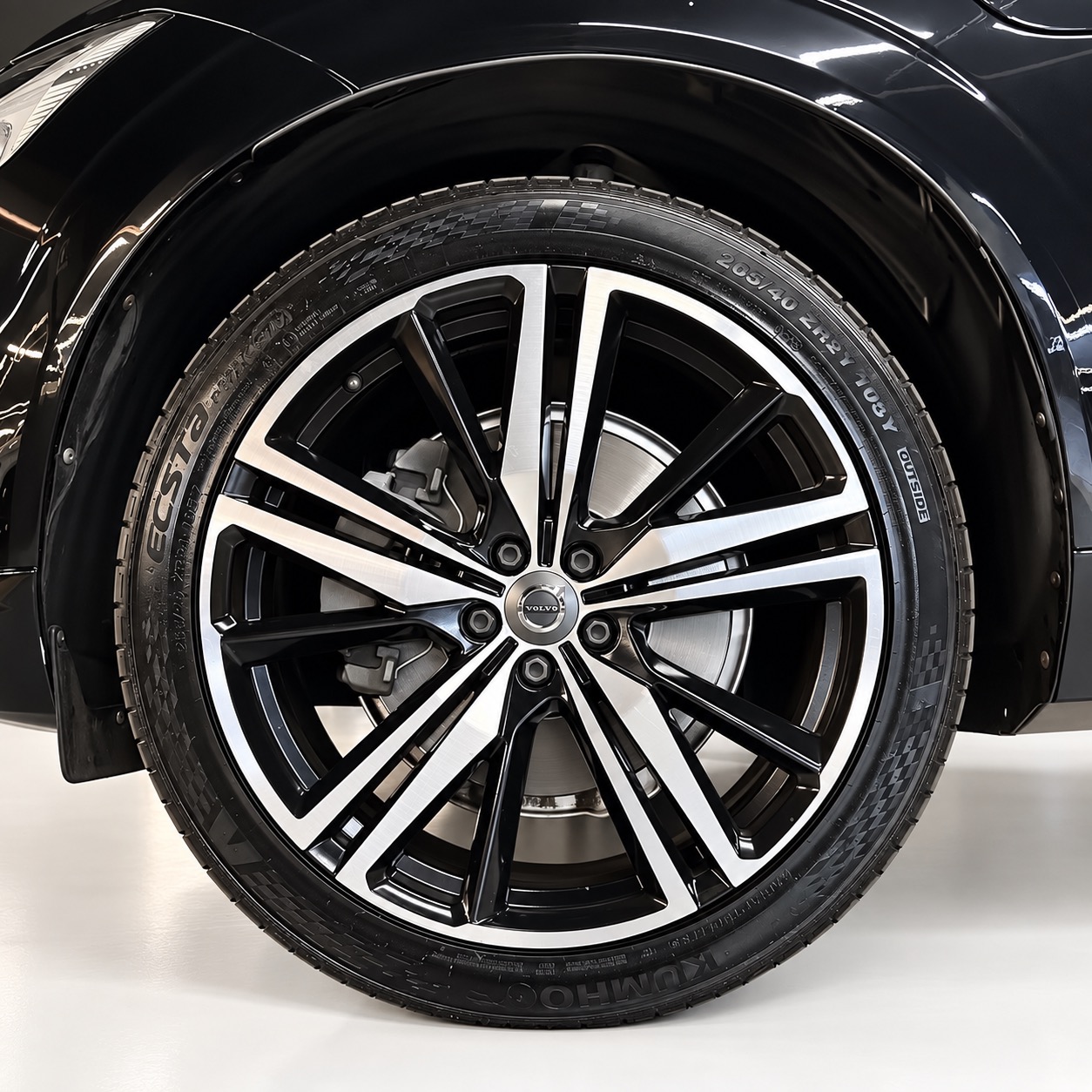 VOLVO XC60 T8 R-DESIGN — foto 13