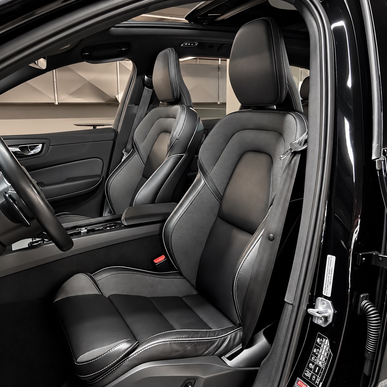 VOLVO XC60 T8 R-DESIGN — foto 5