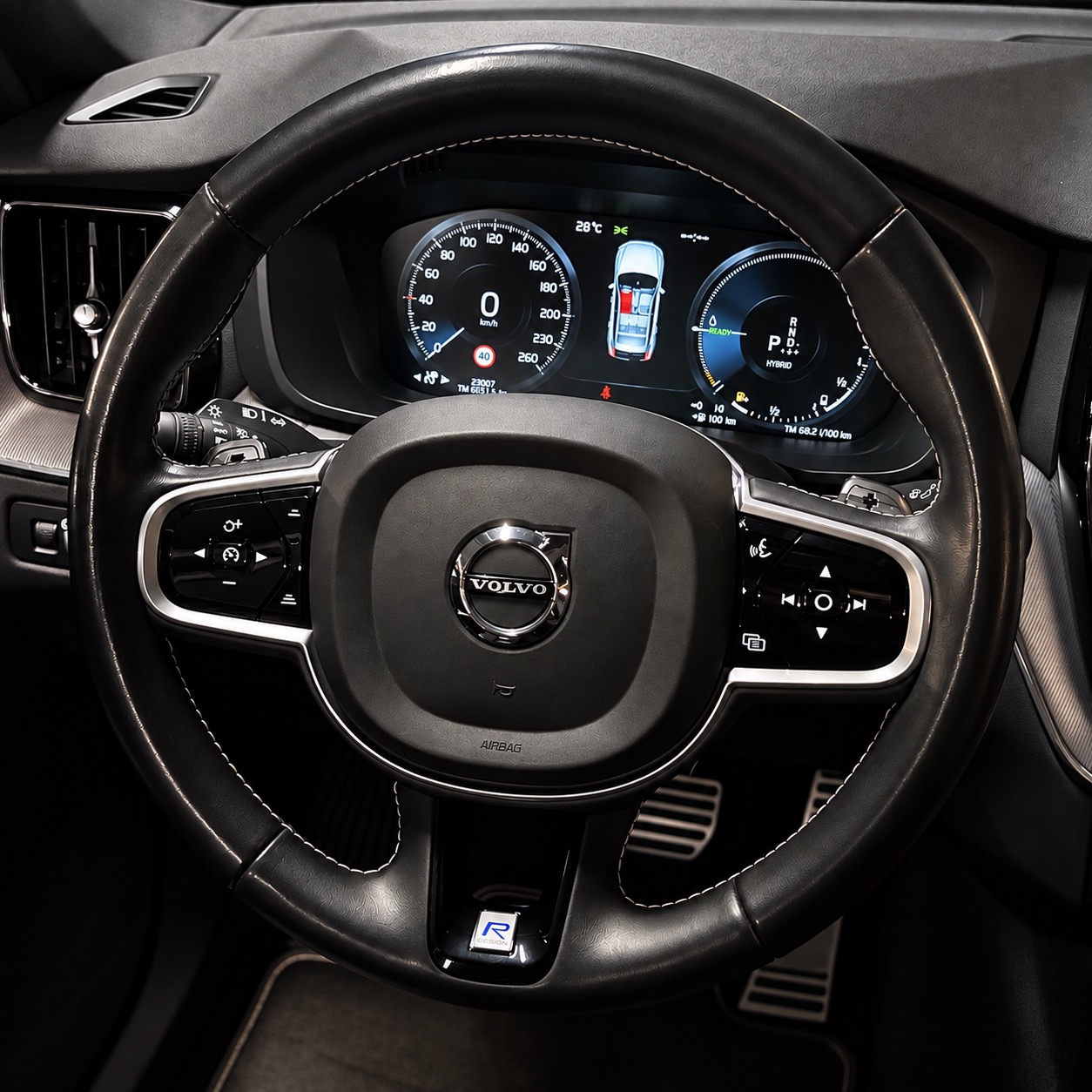 VOLVO XC60 T8 R-DESIGN — foto 7