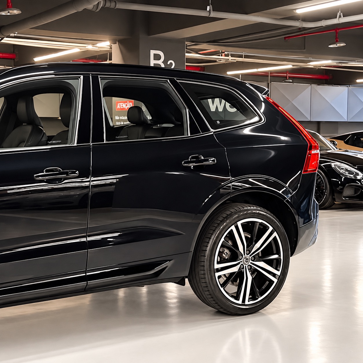 VOLVO XC60 T8 R-DESIGN — foto 10
