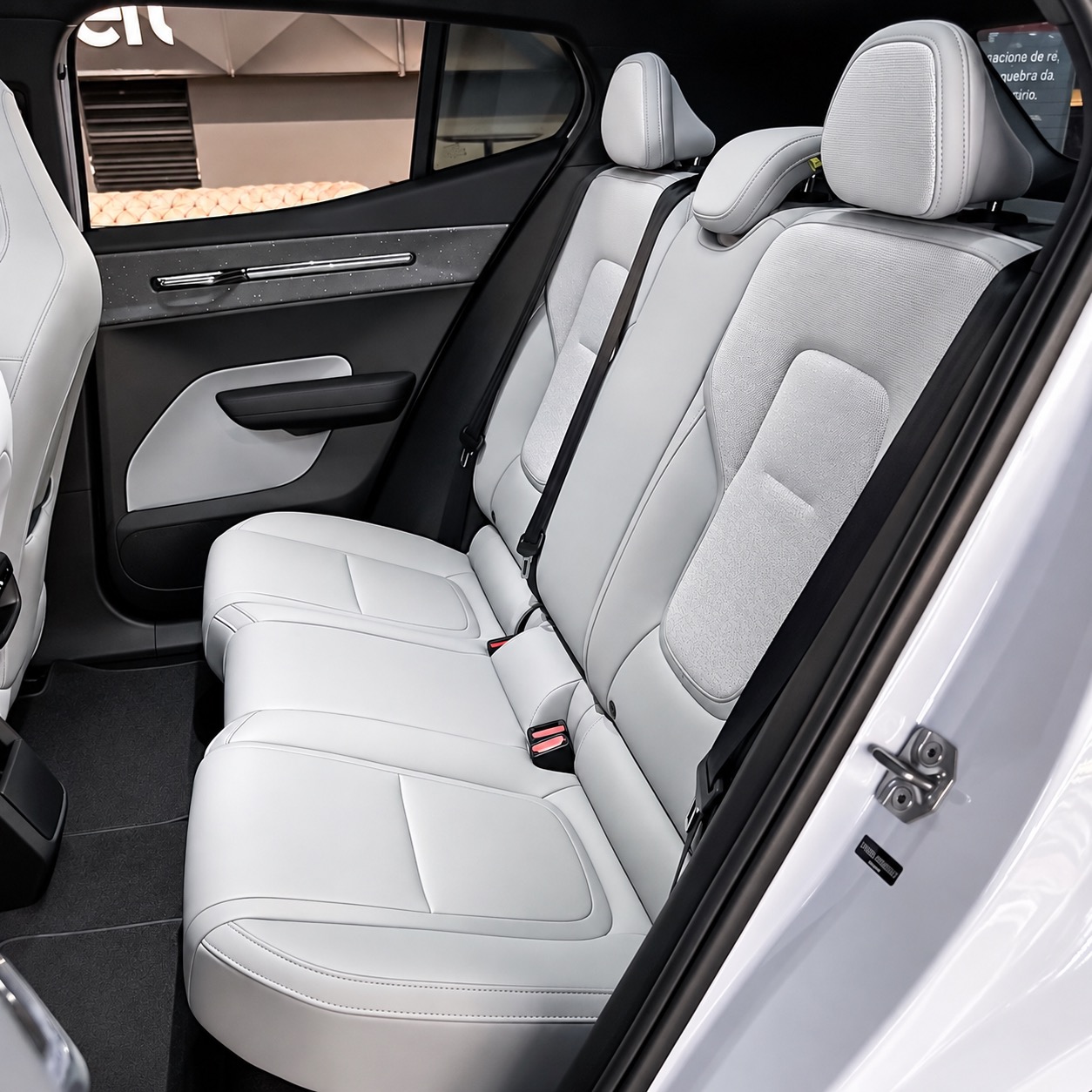 VOLVO EX30 E60 ULTRA — foto 16