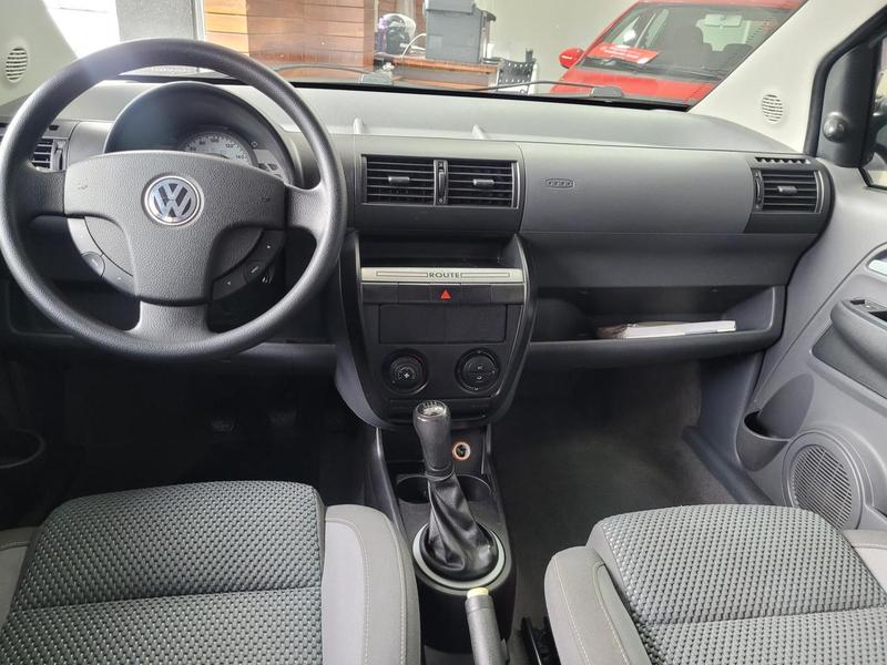 Volkswagen Fox Route 1.0 Mi Total Flex 8V 5P - foto 10