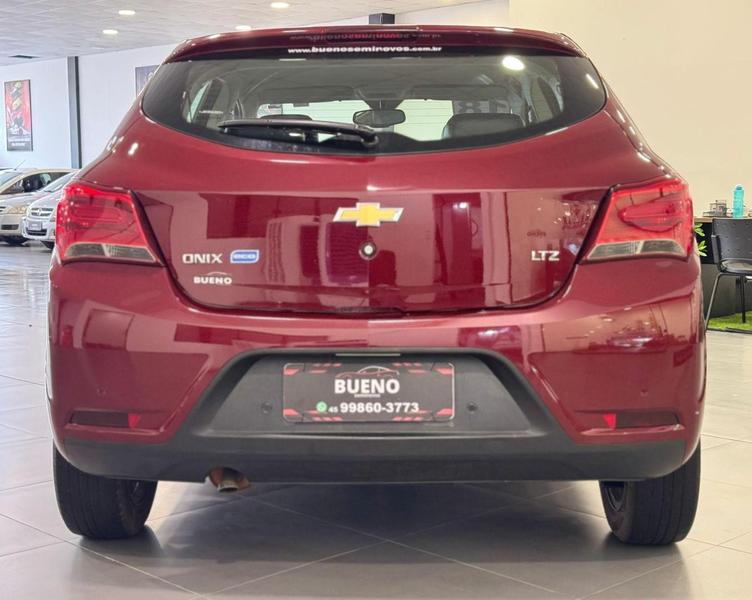 Chevrolet Onix Hatch LT 1.4 8V Flexpower 5P Aut. - foto 6