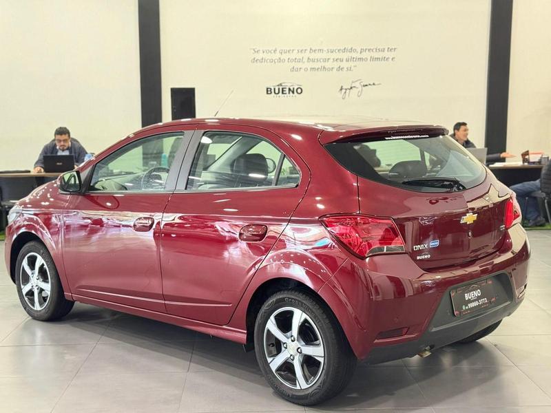 Chevrolet Onix Hatch LT 1.4 8V Flexpower 5P Aut. - foto 7