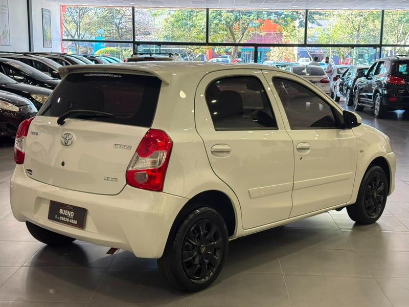 Toyota Etios Hb Xs 1.5 - foto 4