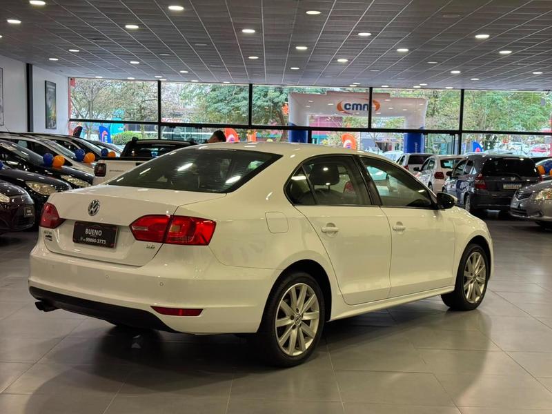 Volkswagen Jetta Comfortline 2.0 T.flex 8V 4P Tipt. - foto 5