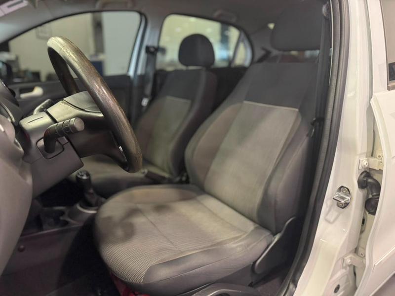 Volkswagen Voyage 1.0 1.0 City Mi Total Flex 8V 4P - foto 16
