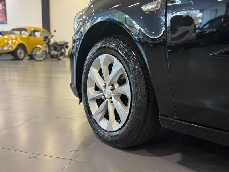 Chevrolet Onix Plus 10tmt LTZ - foto 18