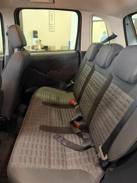 Fiat Idea Adventure 1.8 - foto 12