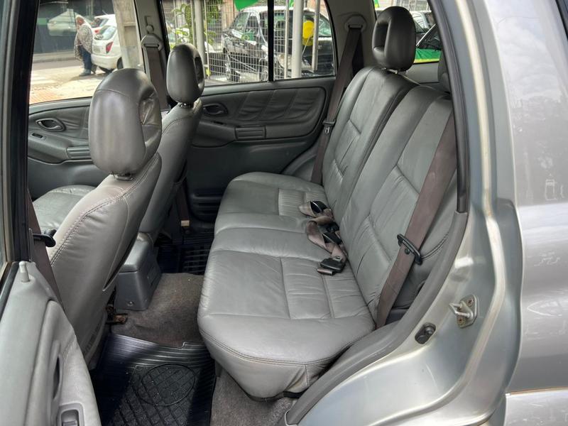 Chevrolet Tracker 2.0 4X4 Diesel - foto 12