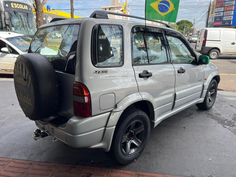 Chevrolet Tracker 2.0 4X4 Diesel - foto 6