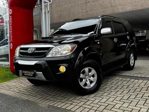 TOYOTA HILUXSW4 SRV4X4