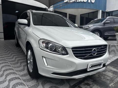 VOLVO XC 60 D-5 MOMENTUM 2.4 AWD DIESEL 5P