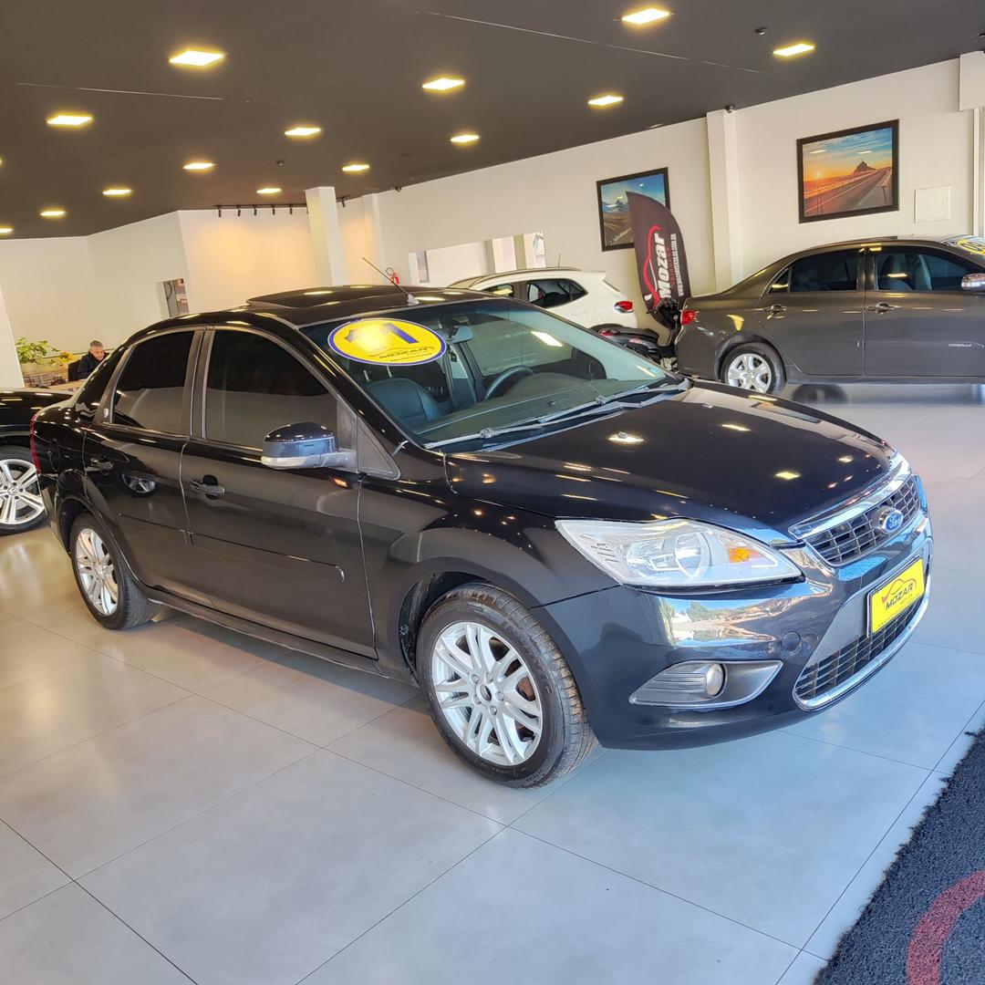 FORD FOCUS SEDAN GHIA 2.0 16V(AUT.) 4P