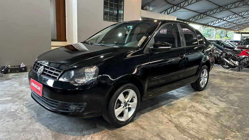 VOLKSWAGEN POLO SEDAN 1.6