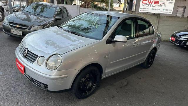 VOLKSWAGEN POLO SEDAN 1.6