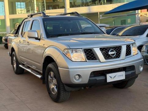 NISSAN FRONTIER XE 25 X4