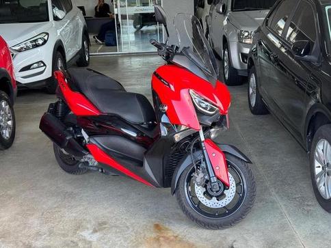 YAMAHA XMAX
