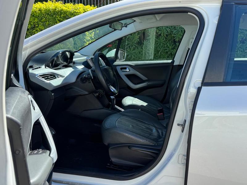 Peugeot 208 Act Pack Bva - foto 9
