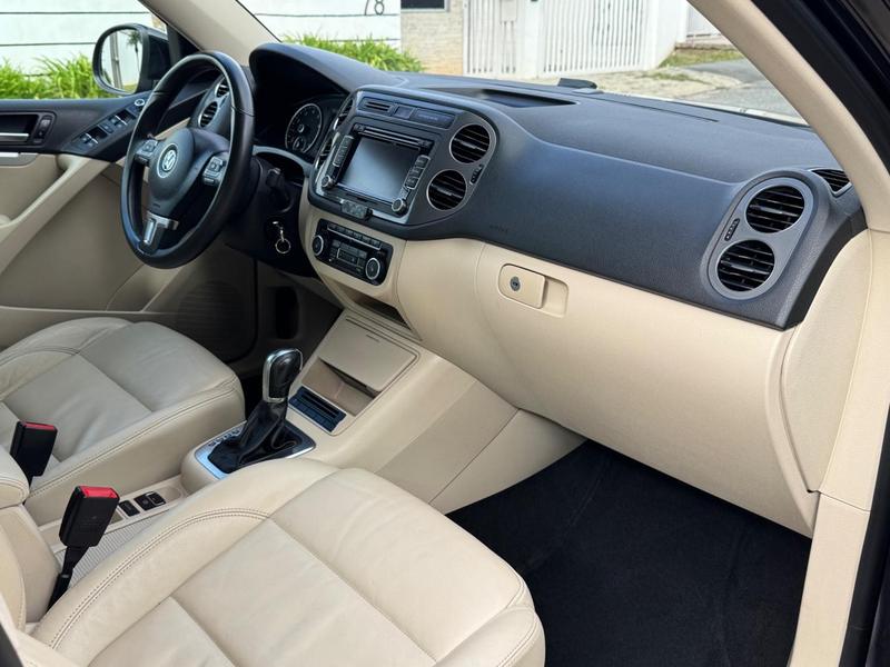 Volkswagen Tiguan 2.0 TSI - foto 16