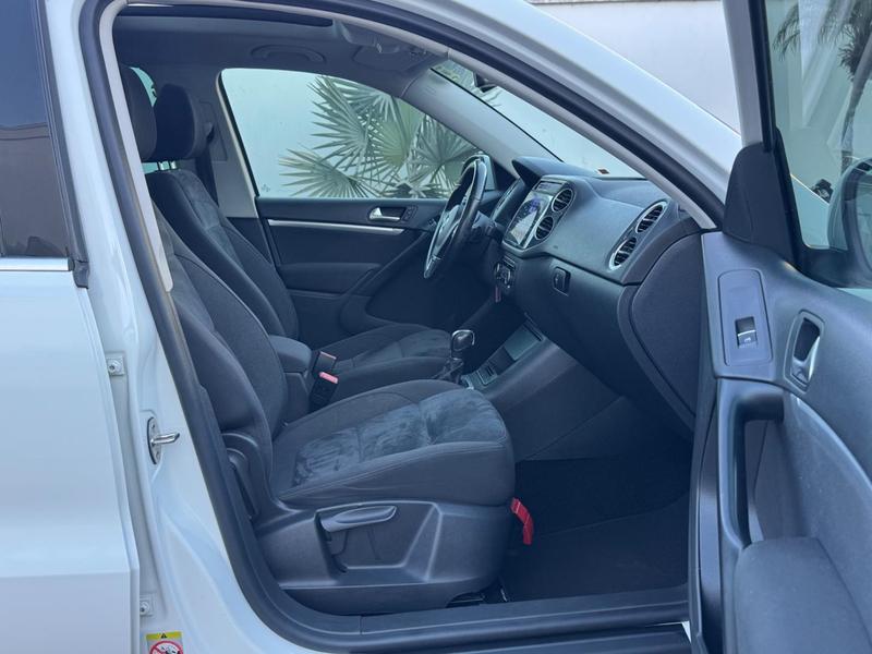 Volkswagen Tiguan 2.0 TSI - foto 16