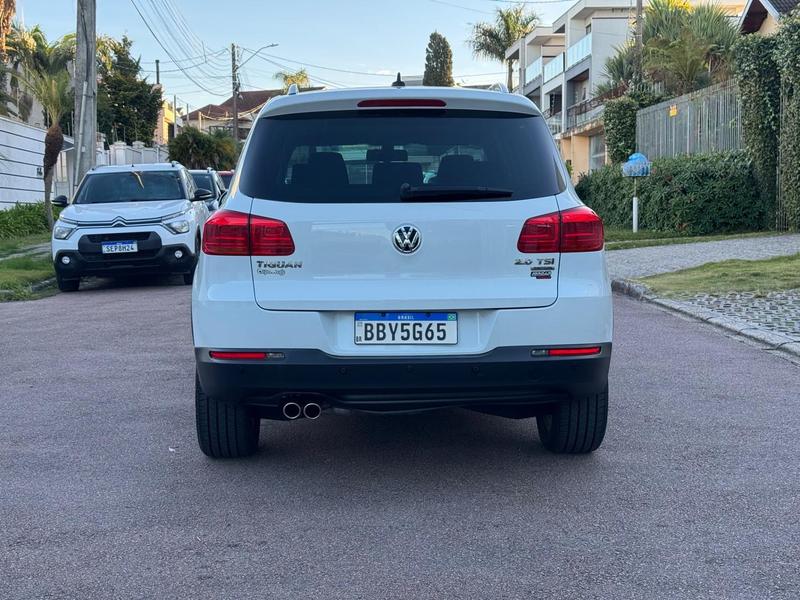 Volkswagen Tiguan 2.0 TSI - foto 6