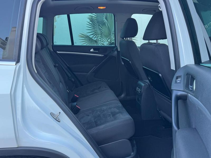 Volkswagen Tiguan 2.0 TSI - foto 19
