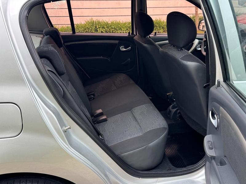 Renault Sandero Authentique Hi Flex 1.0 16V 5P - foto 17